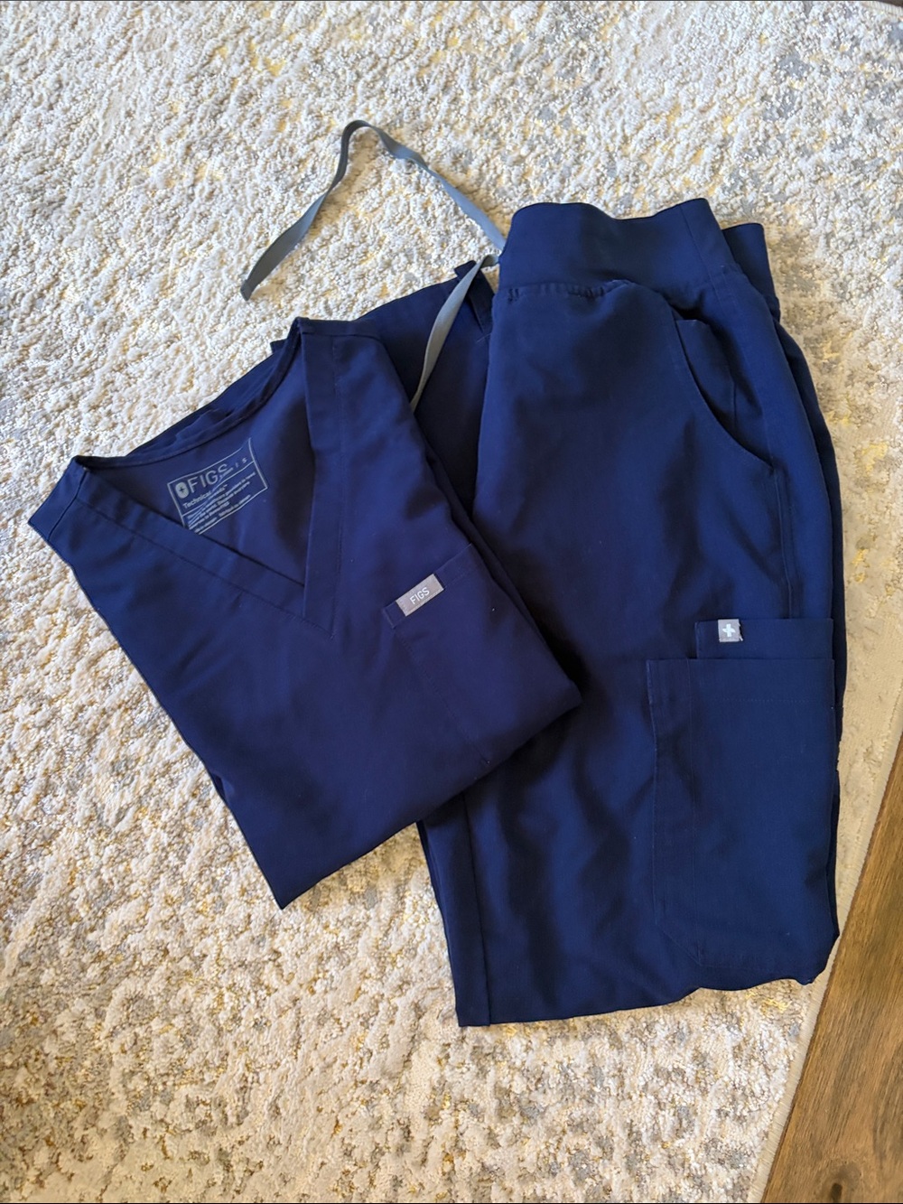 Figs Women’s Navy Scrub Set - Small